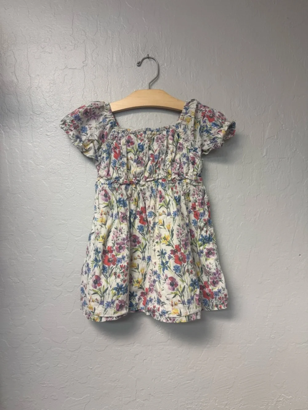 $18 ADD ON Floral white smocked dress baby gap h&m 4Y janie and jack zara‎